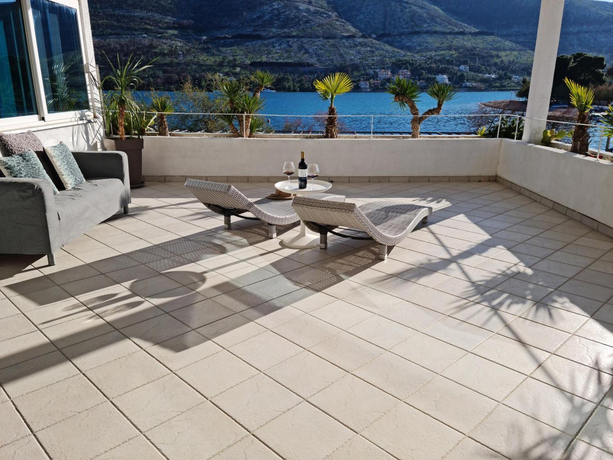 Apartments Holidays Roko Гребастика Экстерьер фото