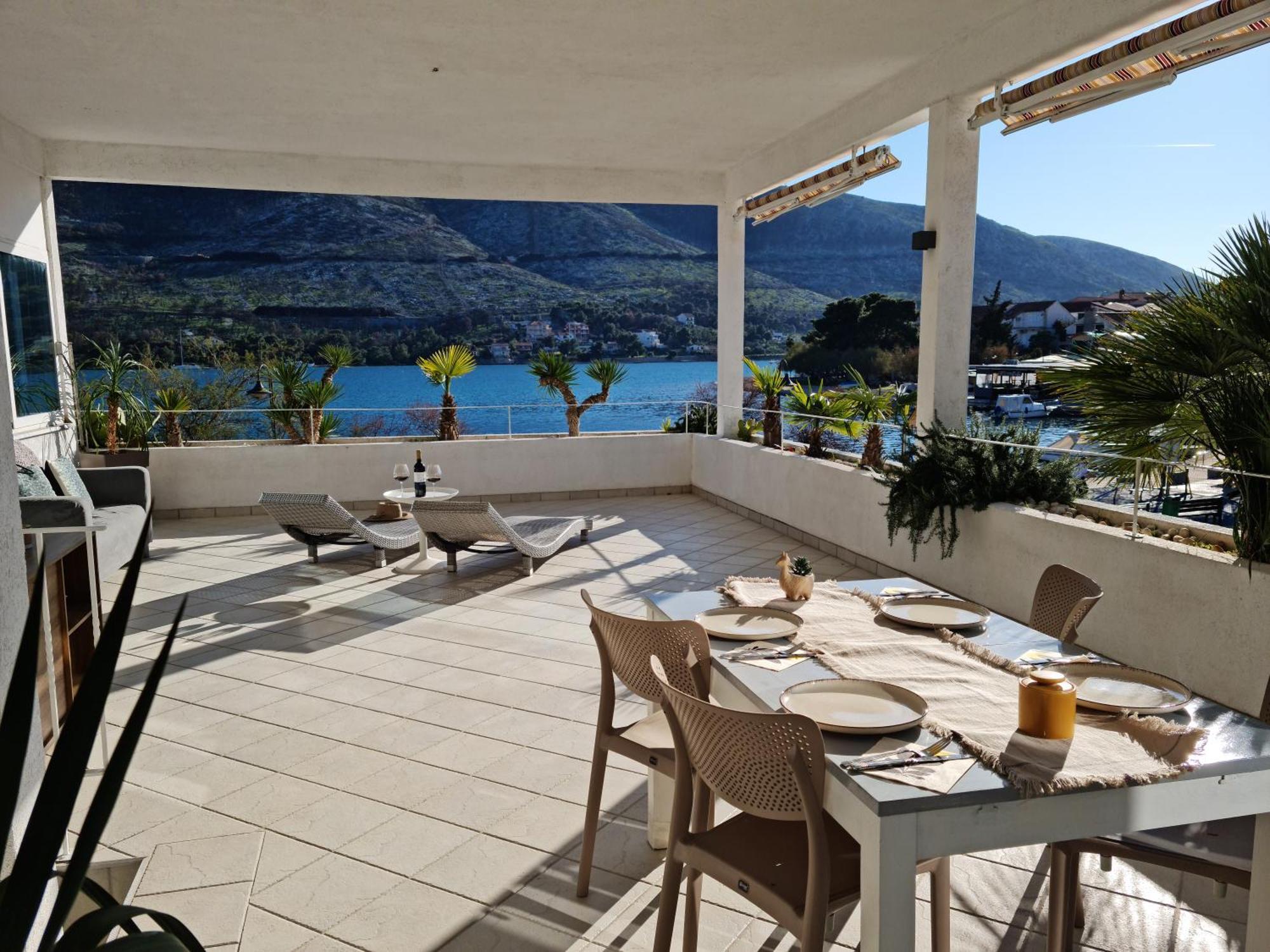 Apartments Holidays Roko Гребастика Экстерьер фото