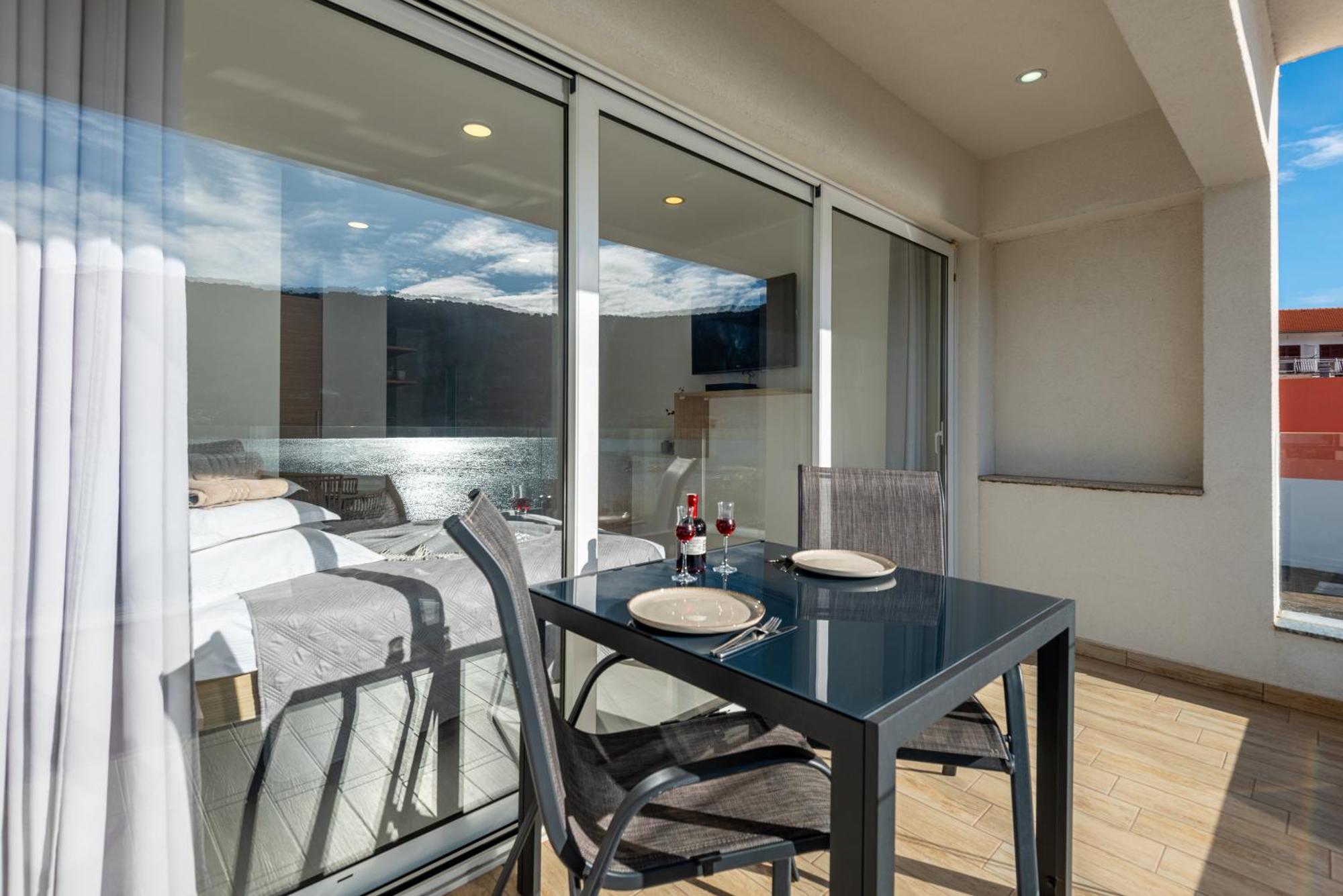 Apartments Holidays Roko Гребастика Экстерьер фото