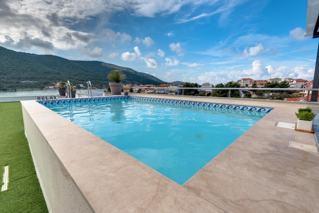 Apartments Holidays Roko Гребастика Экстерьер фото
